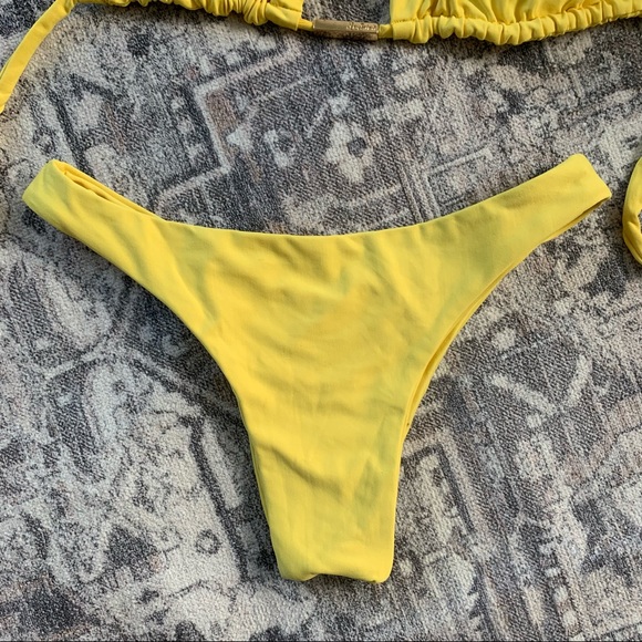 Le Saint Sunshine ☀️ yellow 2 piece triangle bikini 👙 - Picture 3 of 6